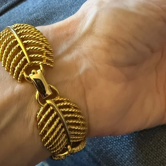 Lisner Demi Panure Gold Plated Garland Leaf Necklace & Bracelet. Pieces Signed. - Picture 8 of 9